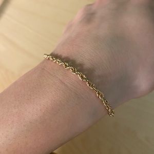 10k gold stamped rope chain bracelet (barely worn!)